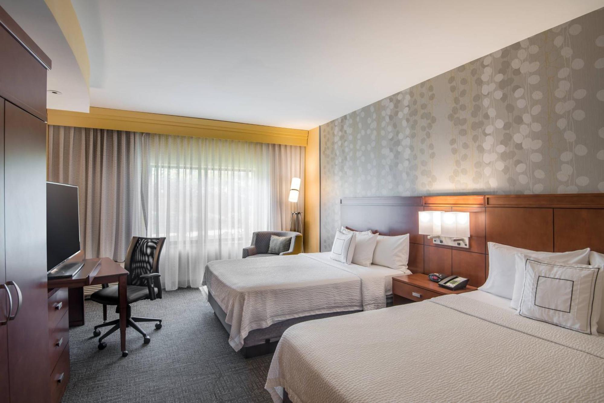 Courtyard By Marriott Waldorf Hotel Buitenkant foto