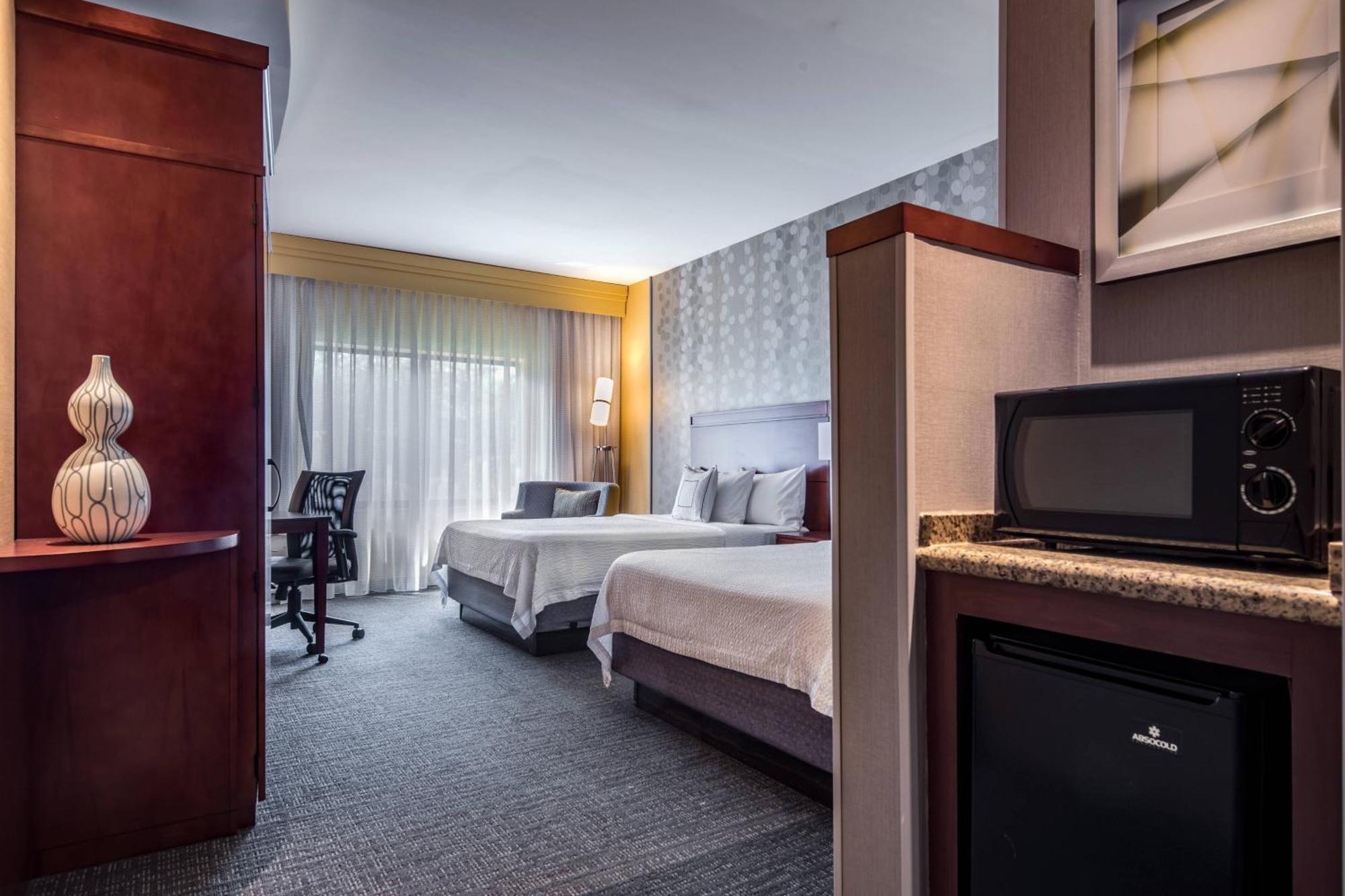 Courtyard By Marriott Waldorf Hotel Buitenkant foto
