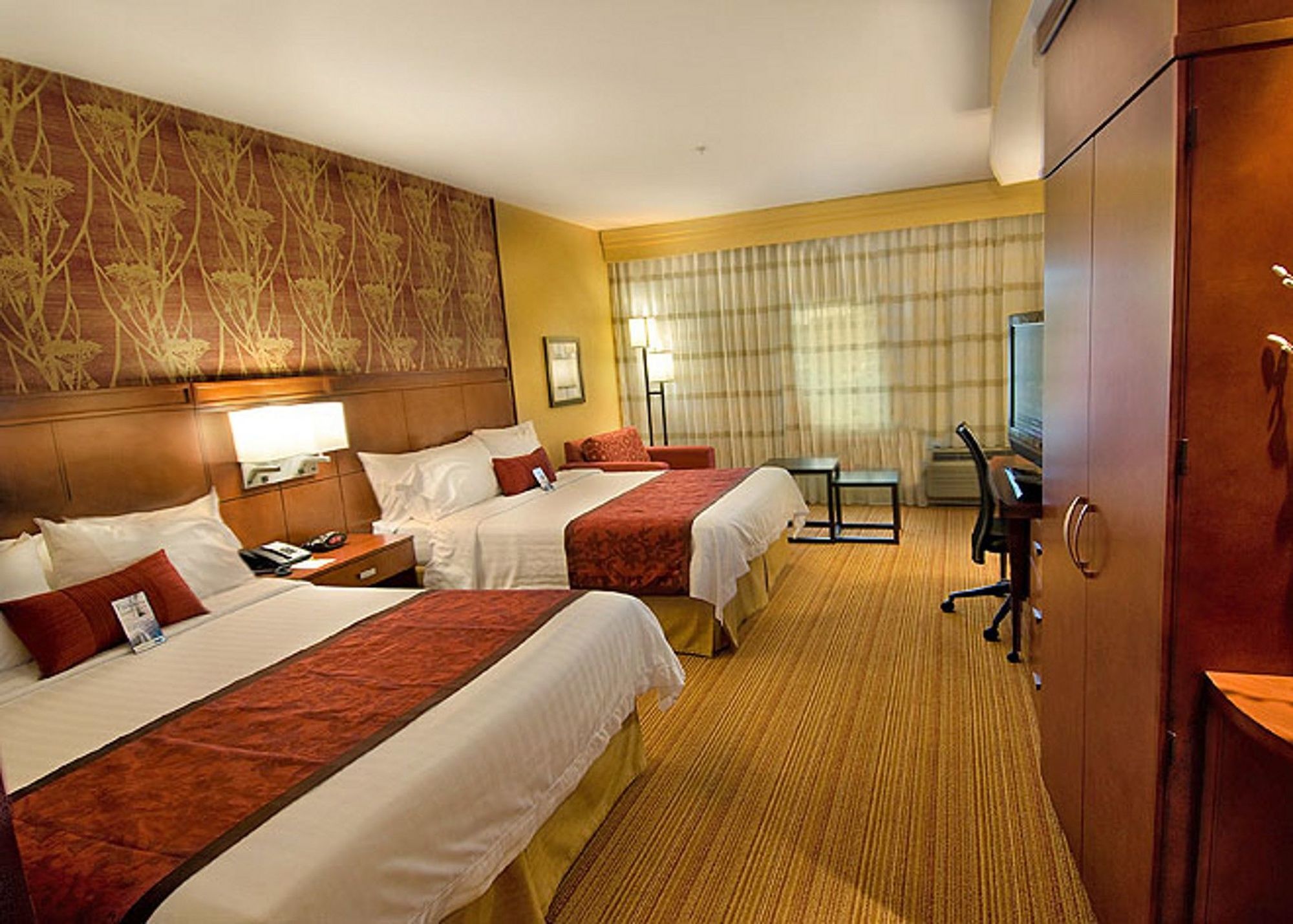 Courtyard By Marriott Waldorf Hotel Buitenkant foto