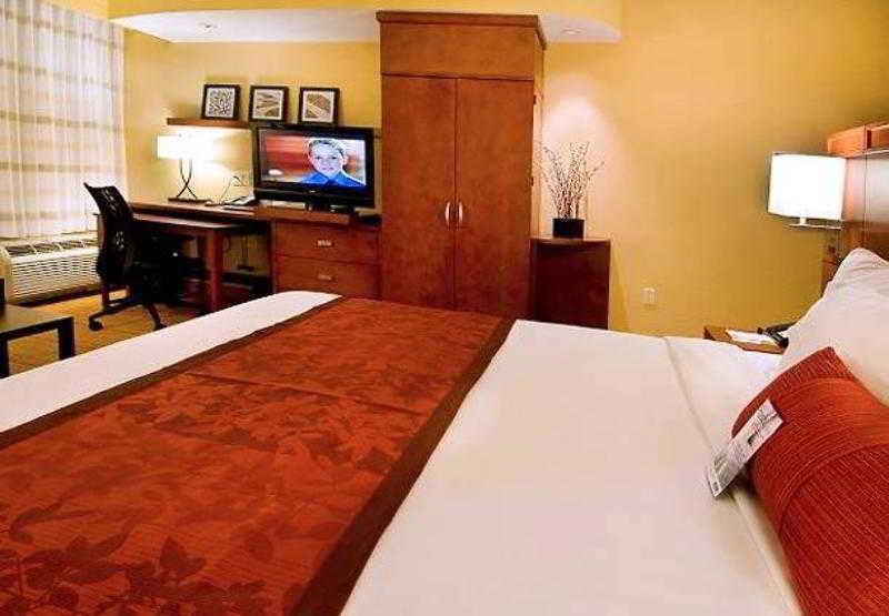 Courtyard By Marriott Waldorf Hotel Buitenkant foto