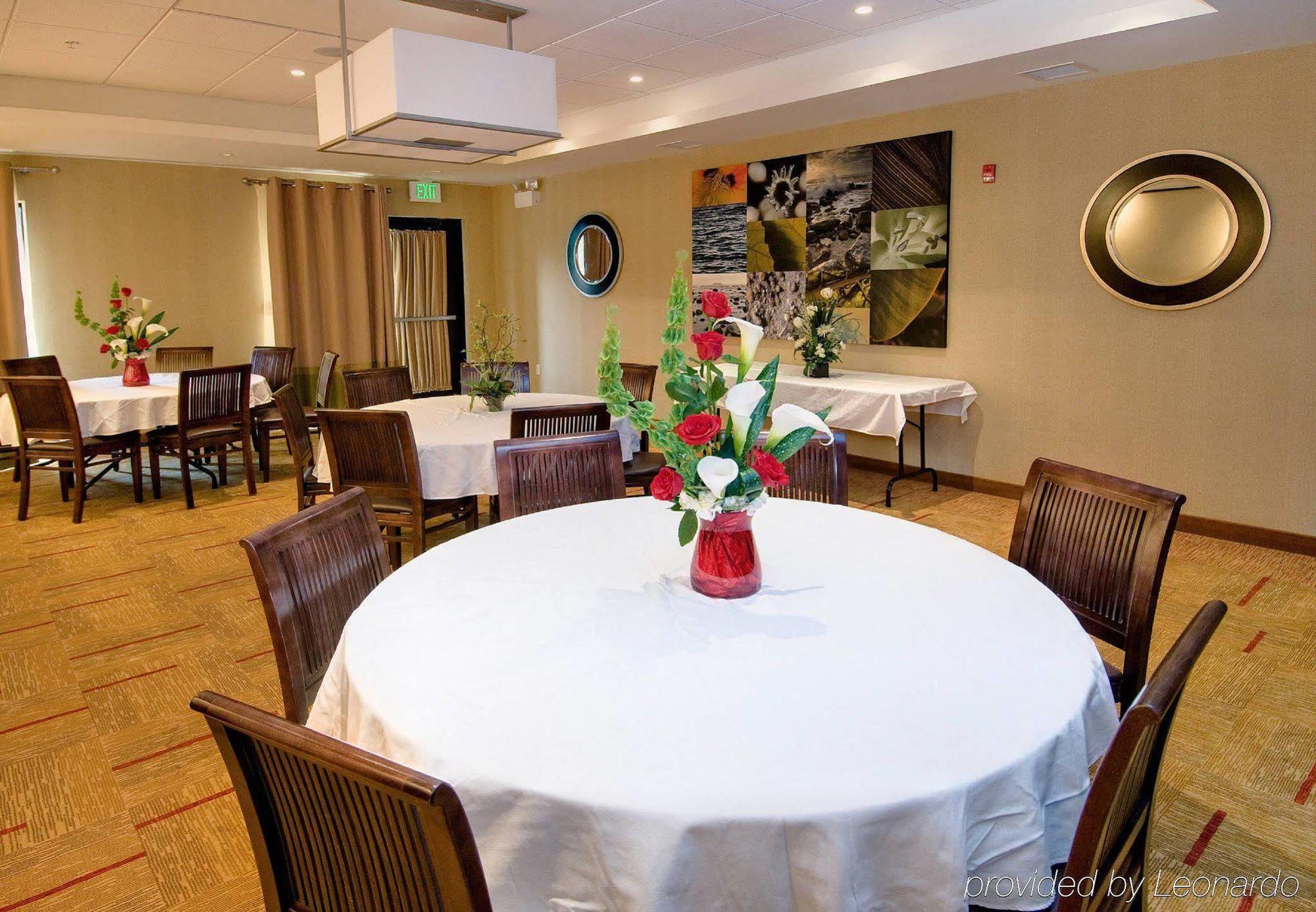 Courtyard By Marriott Waldorf Hotel Buitenkant foto