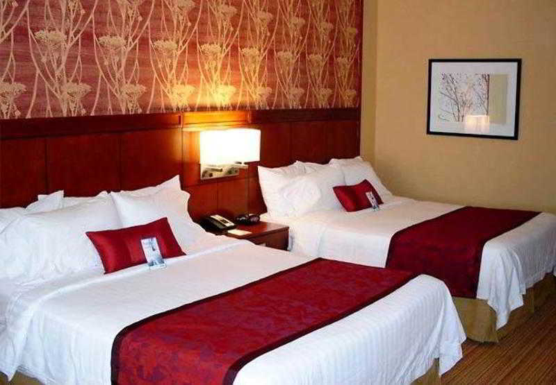 Courtyard By Marriott Waldorf Hotel Buitenkant foto
