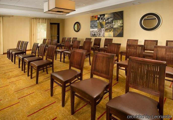Courtyard By Marriott Waldorf Hotel Buitenkant foto